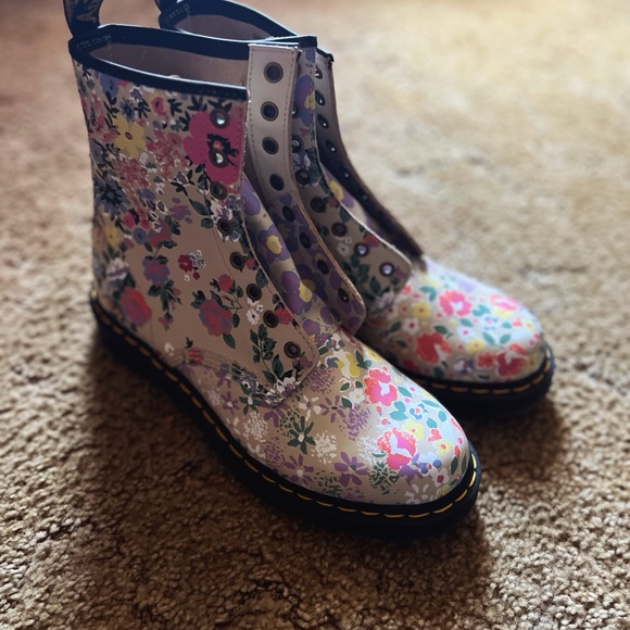 Dr. Martens Cream Leather Combat Boots - Picture 3 of 3